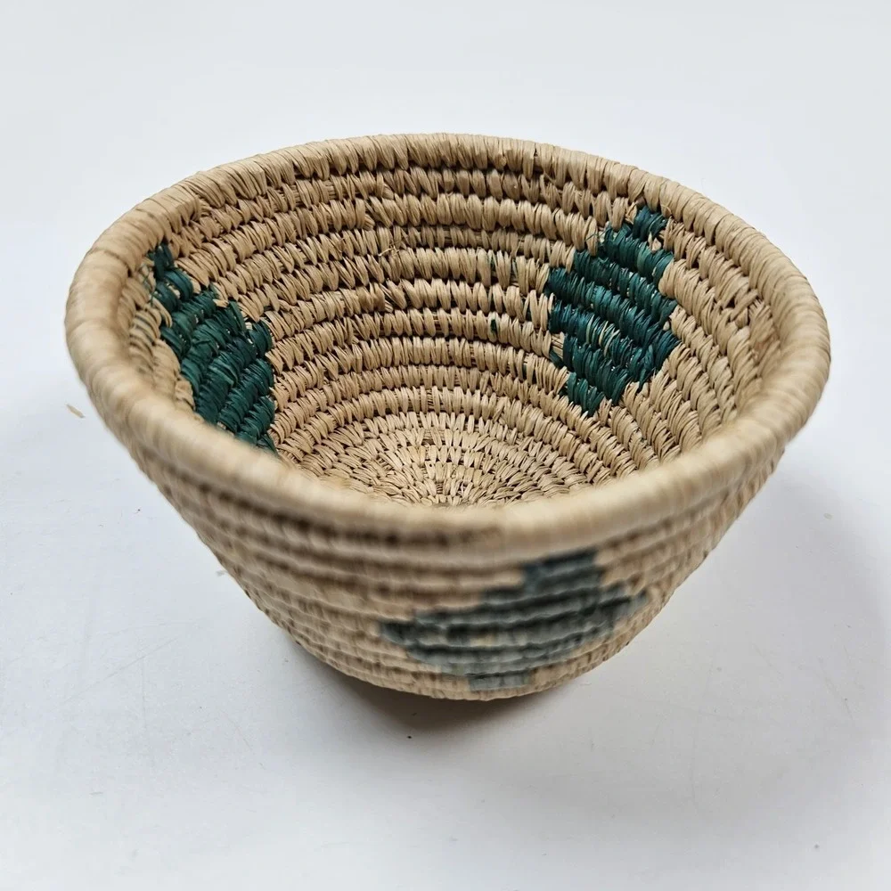 Lidded Basket Small Beige Green‎ Handwoven Boho Trinket Dish Decor Lid Tutsi